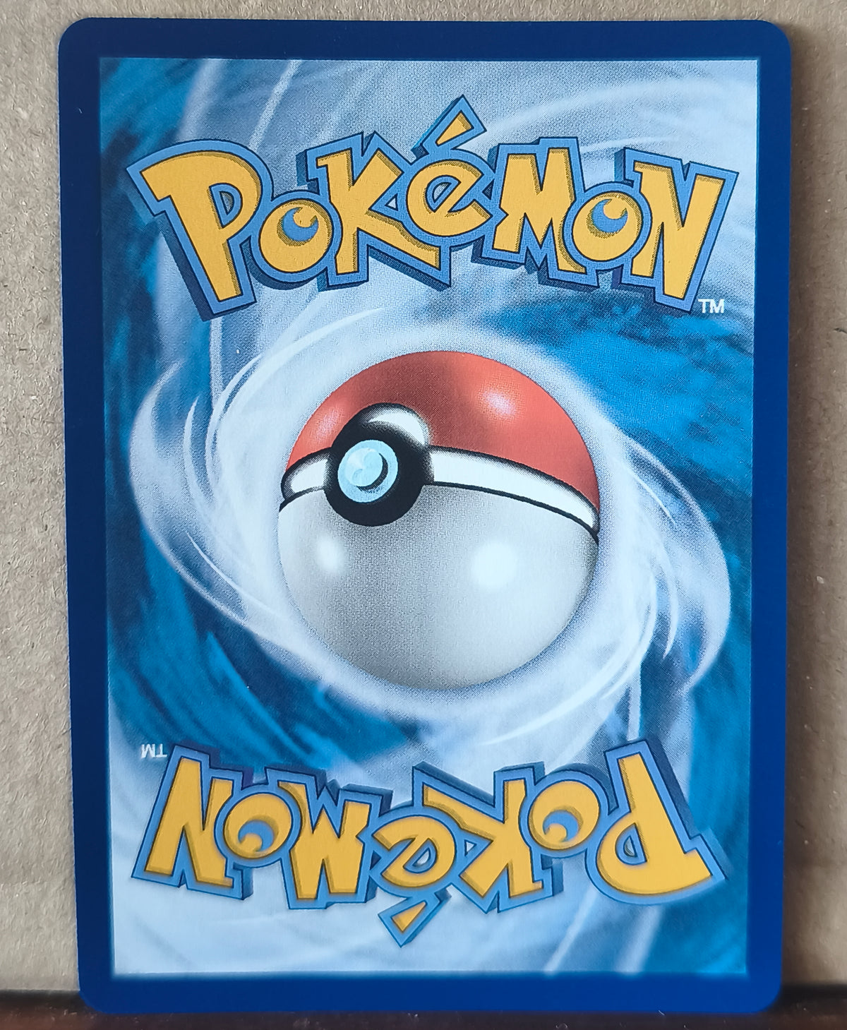 Carte Pokémon Carchacrok ex de Cynthia 104/182 Rivalités Destinées, verso de l'exemplaire vendu