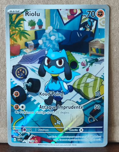 Carte Pokémon Riolu 215/198 Illustration Rare Écarlate et Violet, recto de l'exemplaire vendu